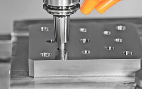 Five axis CNC machining features and advantages